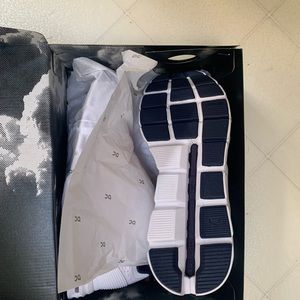 Women’s Cloudstratus